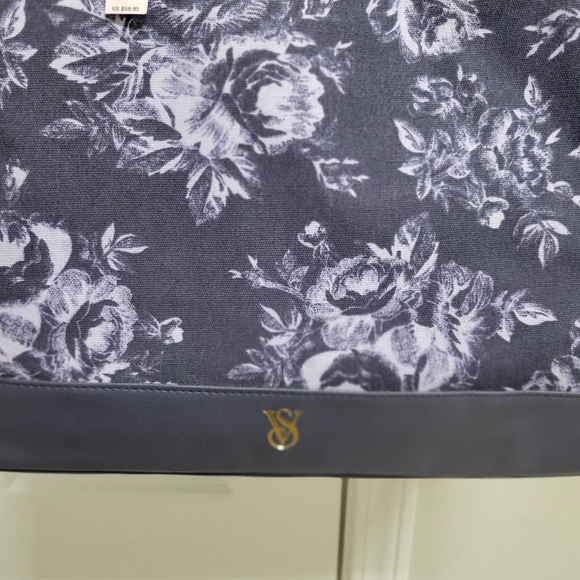 Victoria's Secret NWT Floral book Tote . - Picture 6 of 12